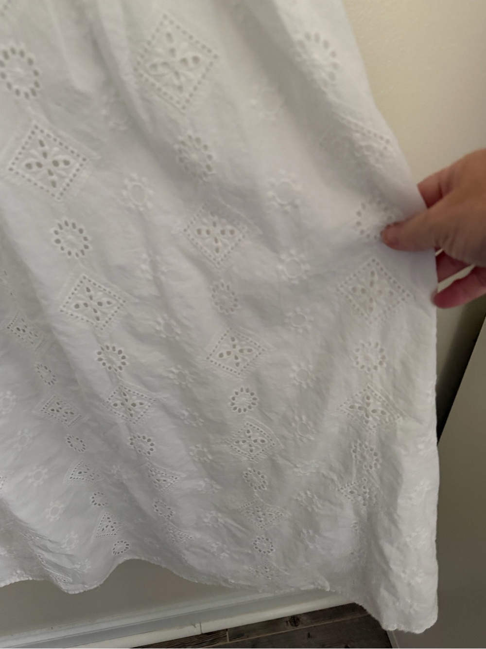 PETAL & PUP White Eyelet Shoulder Tie Smocked Maxi Dress - Women' s Size Medium - Picture 4 of 13
